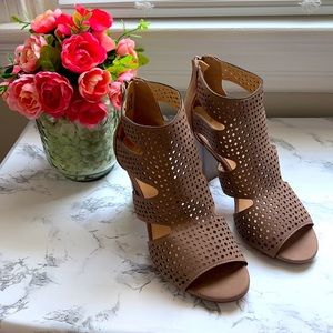 XOXO Baxter - Women's dress sandals